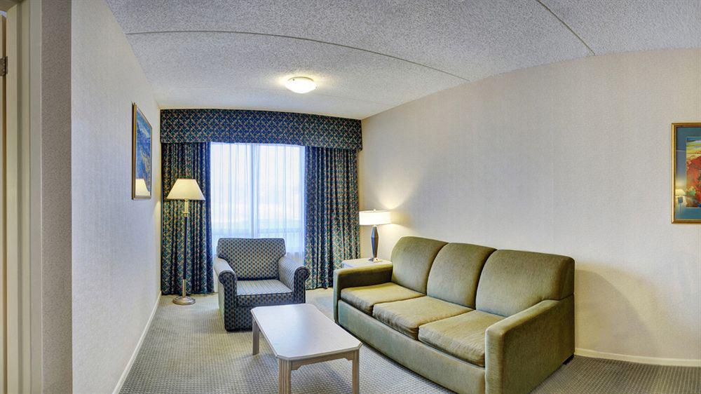 Residence Inn By Marriott Laval Eksteriør bilde